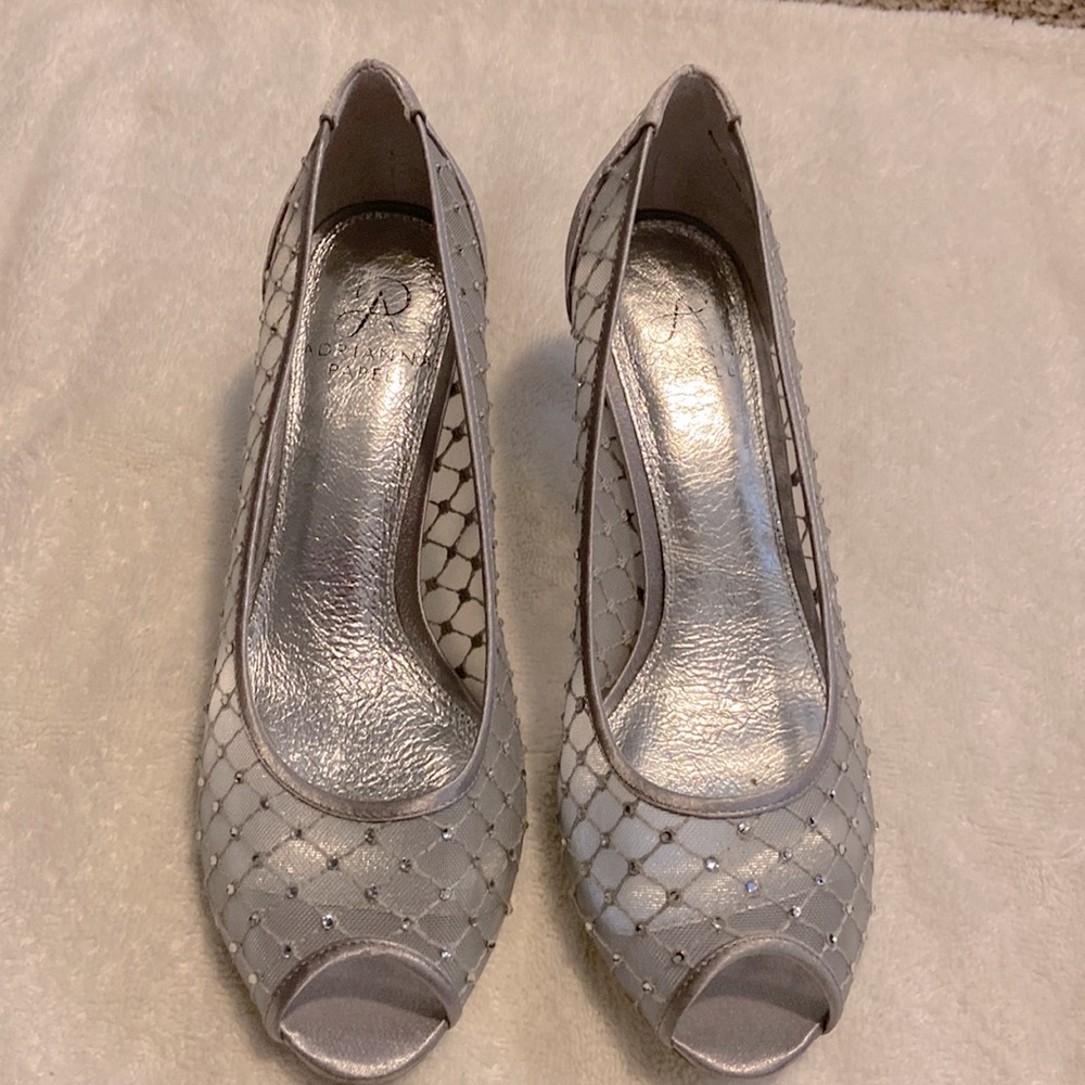💎 Adrianna Papell 💎 studded heels!